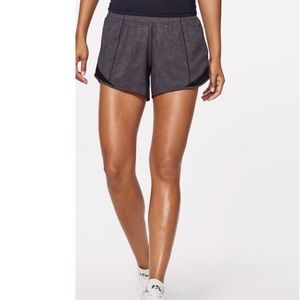 Lululemon Hotty Hot Short II 4”